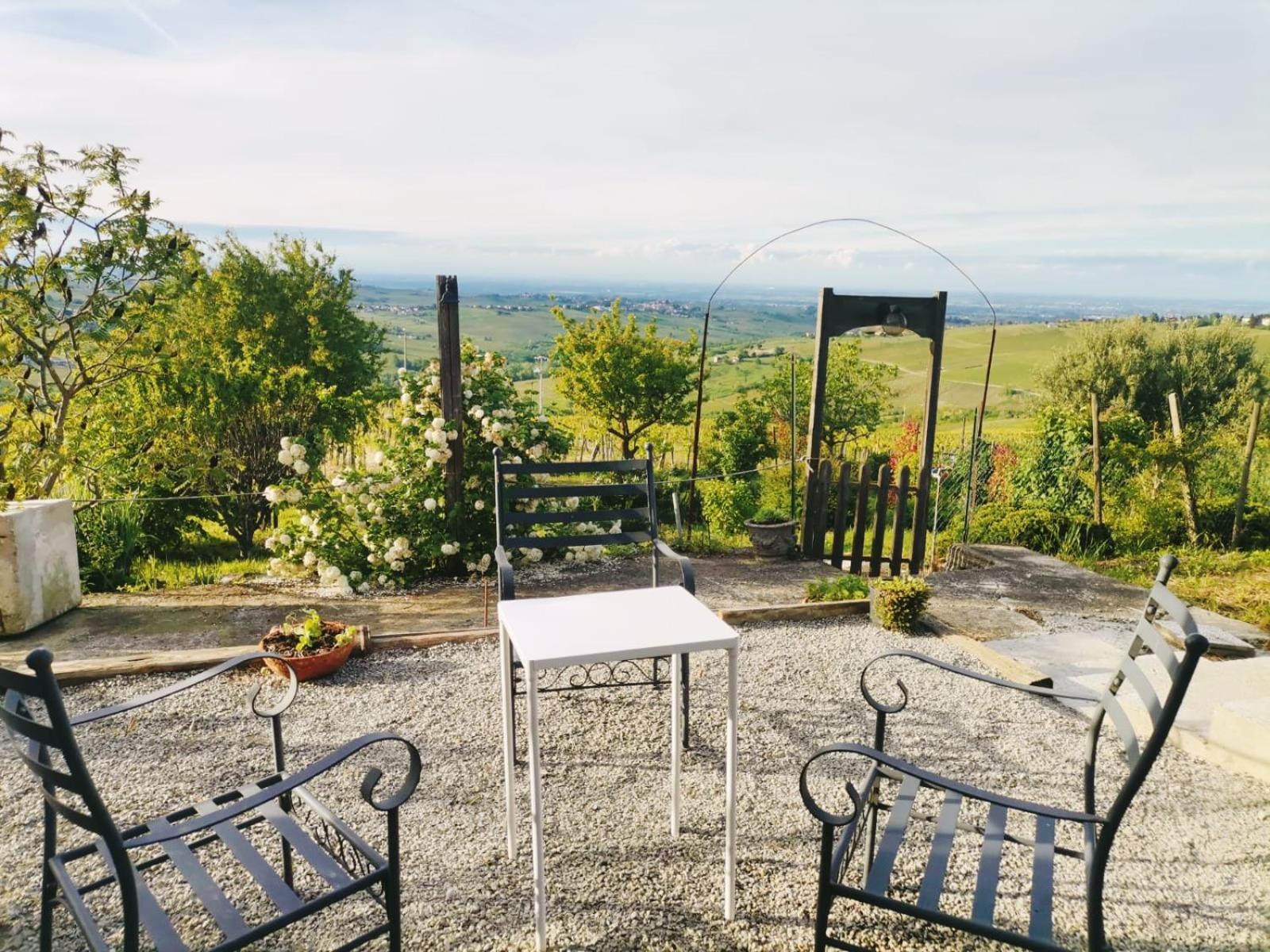 Villa Nife Tiny House - Secret Garden Montalbo Esterno foto