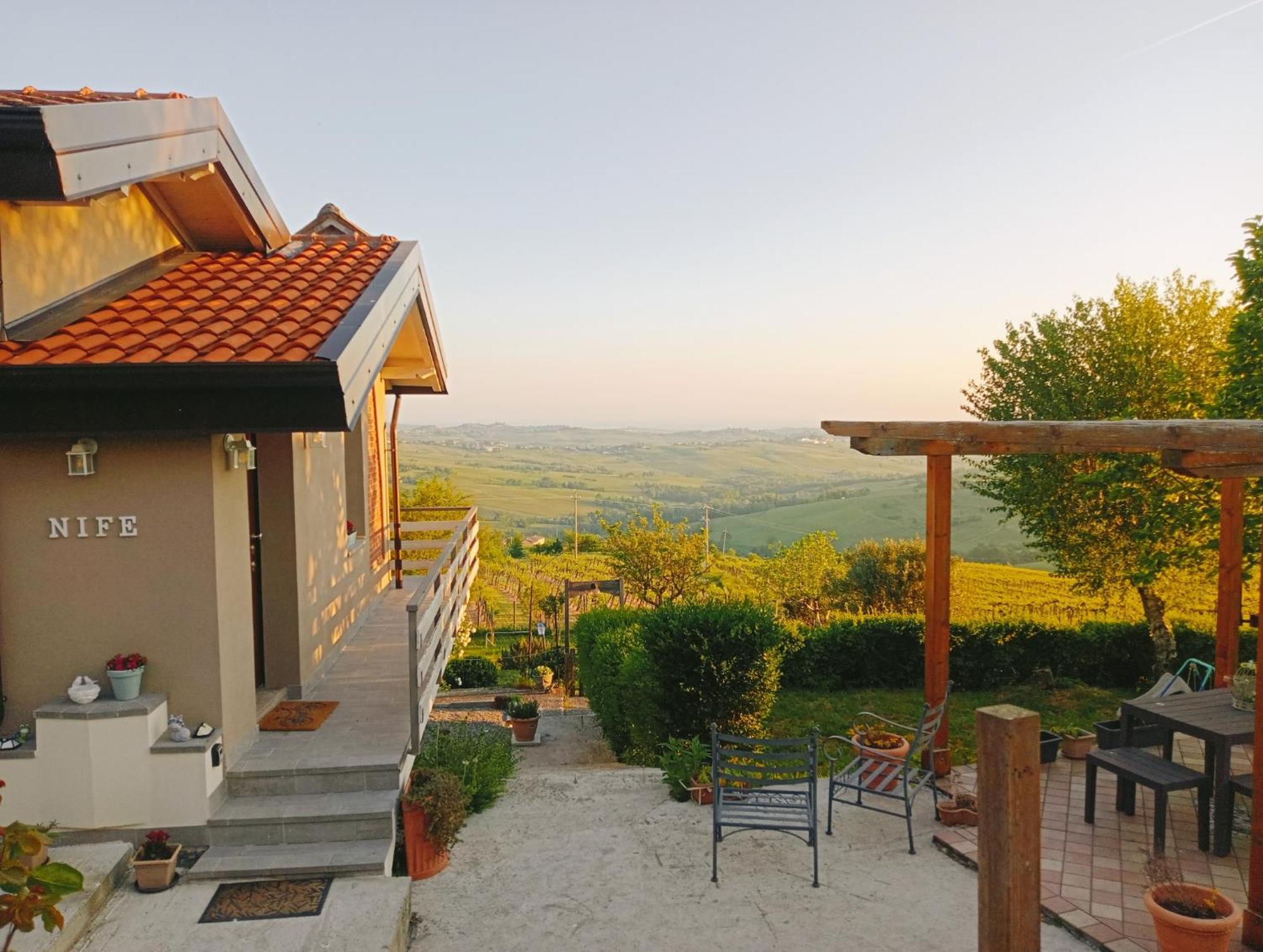 Villa Nife Tiny House - Secret Garden Montalbo Esterno foto