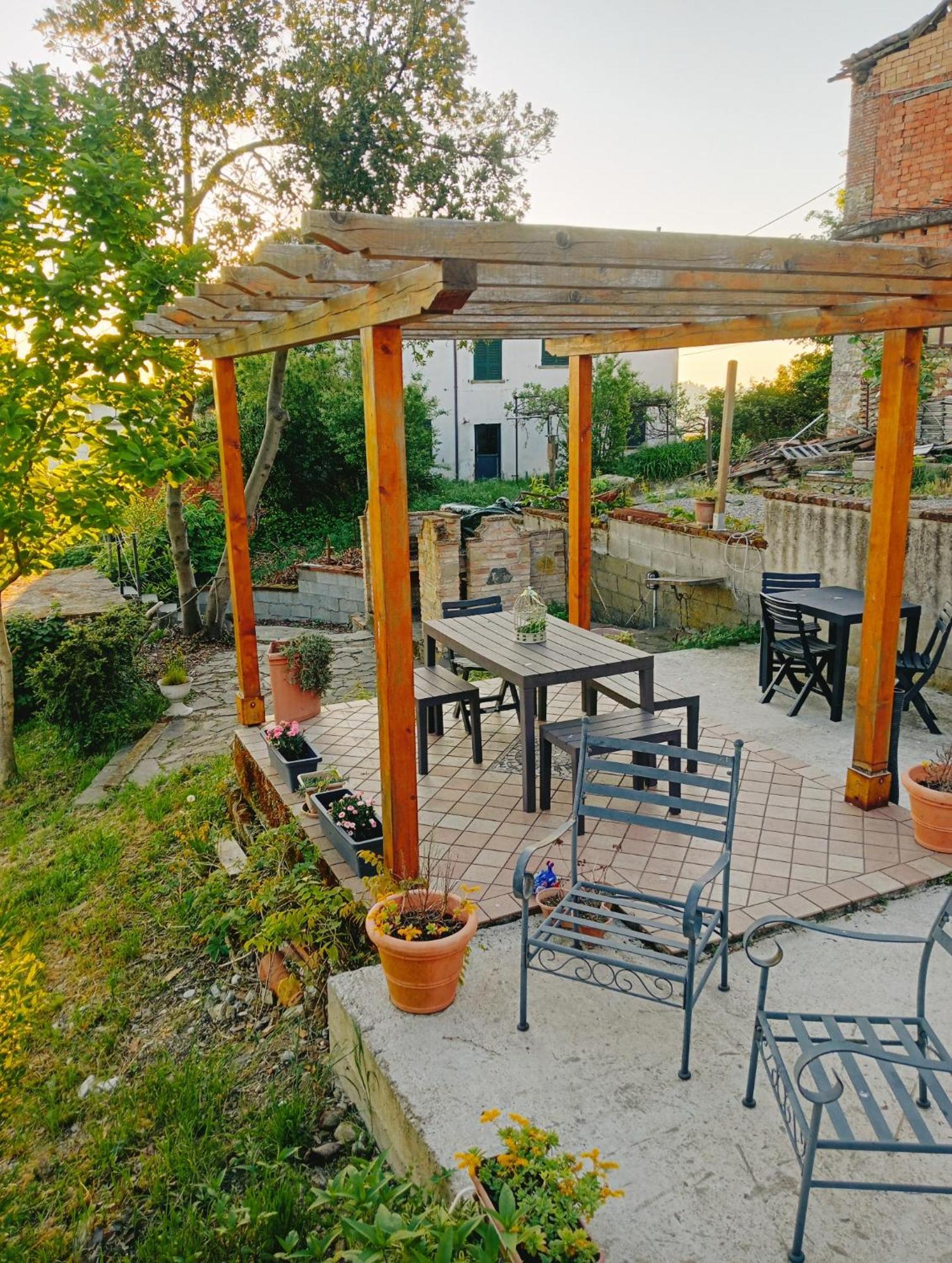 Villa Nife Tiny House - Secret Garden Montalbo Esterno foto
